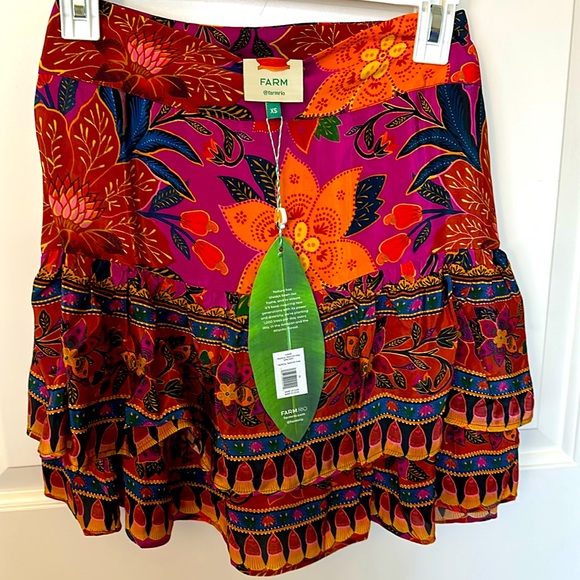 NWT FARM Rio Tropical Tapestry Mini Skirt- XS | PRICE FIRM! - Picture 2 of 9